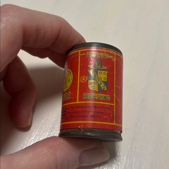 VINTAGE W. E. Garrett & Sons Snuff Tin w/ Snuff 2” - Picture 6 of 7